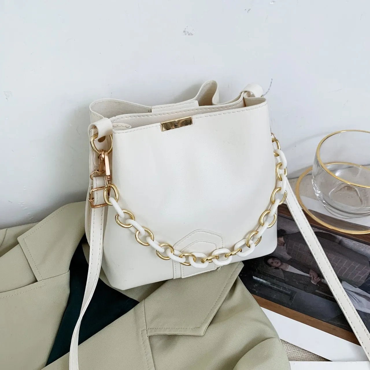 Casual Chains Bucket Bags 2021 Women Summer Messenger Bag Leather Bags Beach Lady Travel Purses and Handbags Shoulder Bag Bolsa