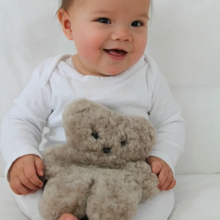 FLATOUTbear Baby (Latte)