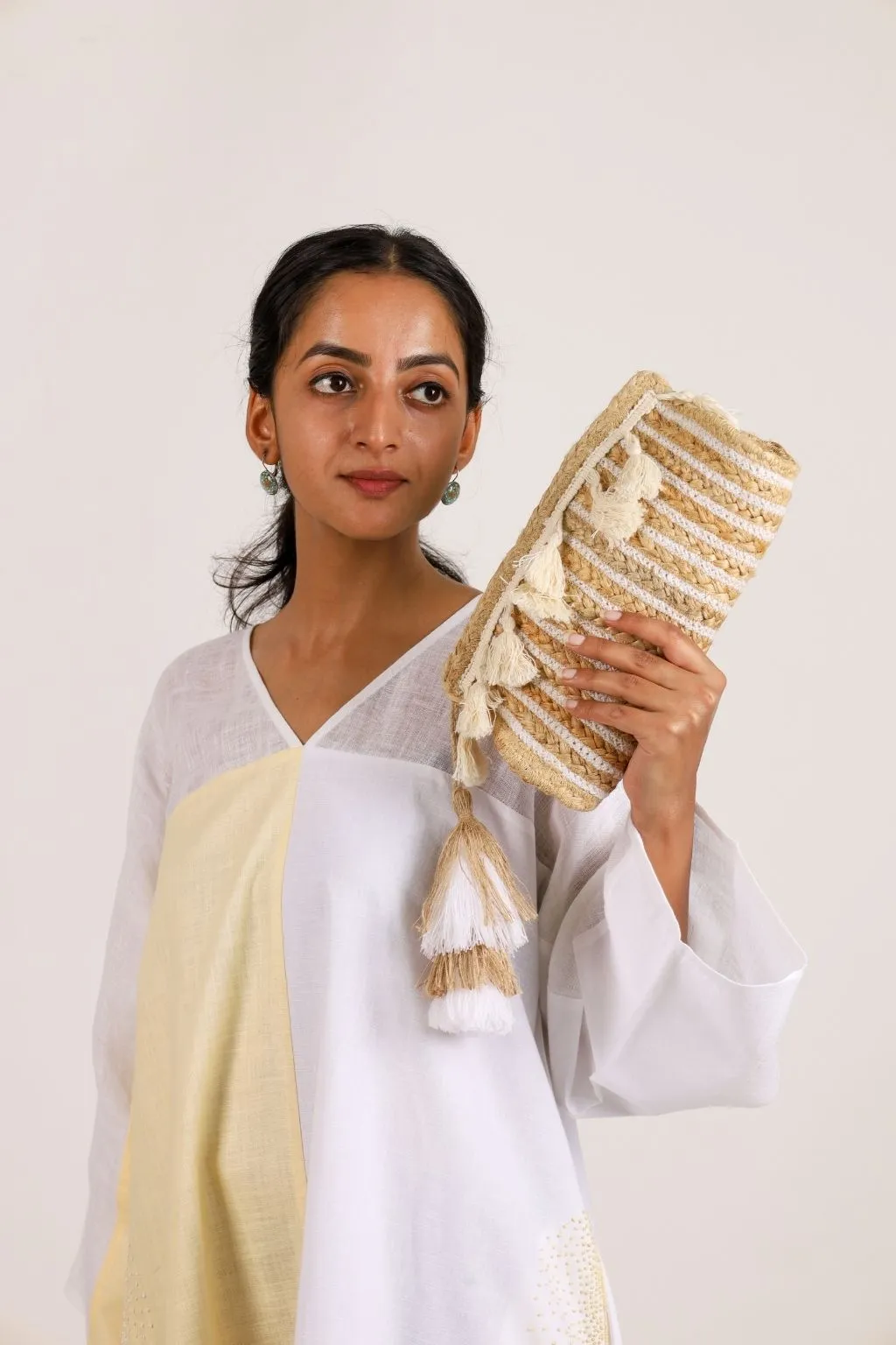 White Tassel Jute Pouch